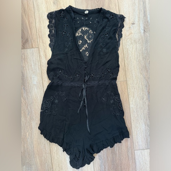 Spell & The Gypsy Isla Bonita Embroidered Romper Black - Picture 5 of 8
